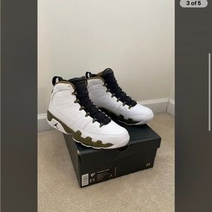 Men’s Retro Jordan 9 Size 9.5. Shoes only worn once, original box.